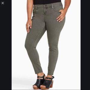 Torrid Ultra Skinny Jeans‎ in Olive Wash